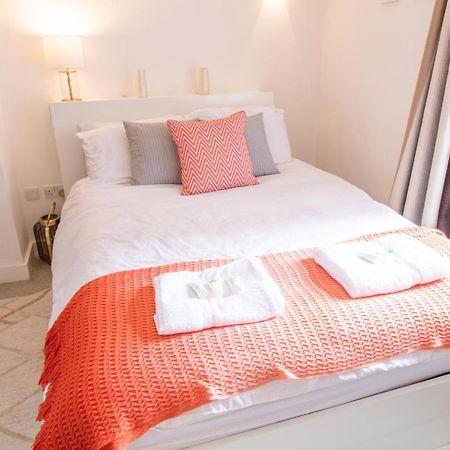The New52 Oxford By 360Stays - Bespoke 2 Bed Luxury Apartment In The Heart Of Oxford City Centre With Parking מראה חיצוני תמונה