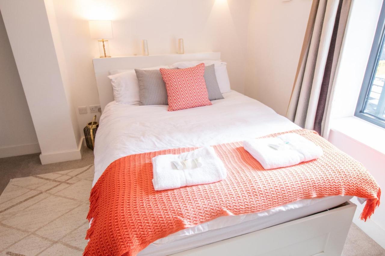 The New52 Oxford By 360Stays - Bespoke 2 Bed Luxury Apartment In The Heart Of Oxford City Centre With Parking מראה חיצוני תמונה